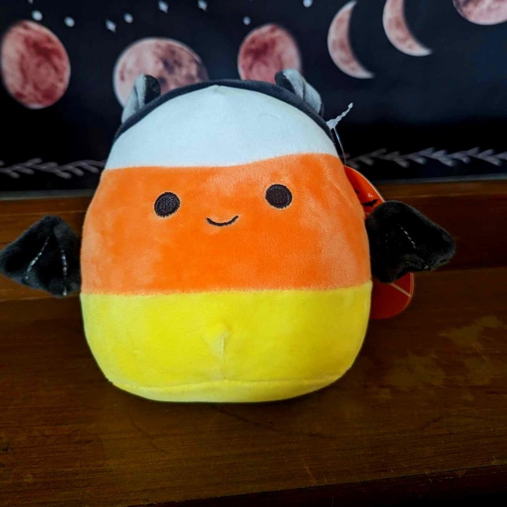 Squishmallows Delie Candy Corn Bat 2022 NWT